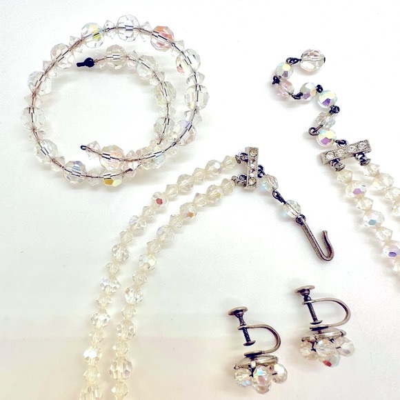 Beautiful vintage aurora borealis necklace lot - Picture 9 of 13